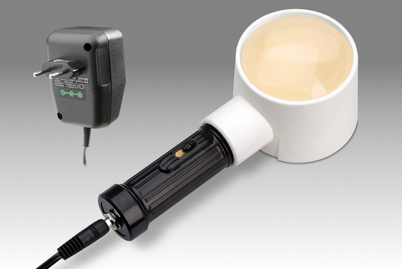 D 222 - LAO 55 - Square magnifier with lighting